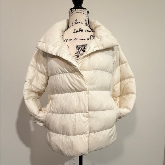 Uniqlo Powder Soft Down Puffer Jacket Yvory Cream Sz M Cabin Cozy Core - Picture 5 of 13